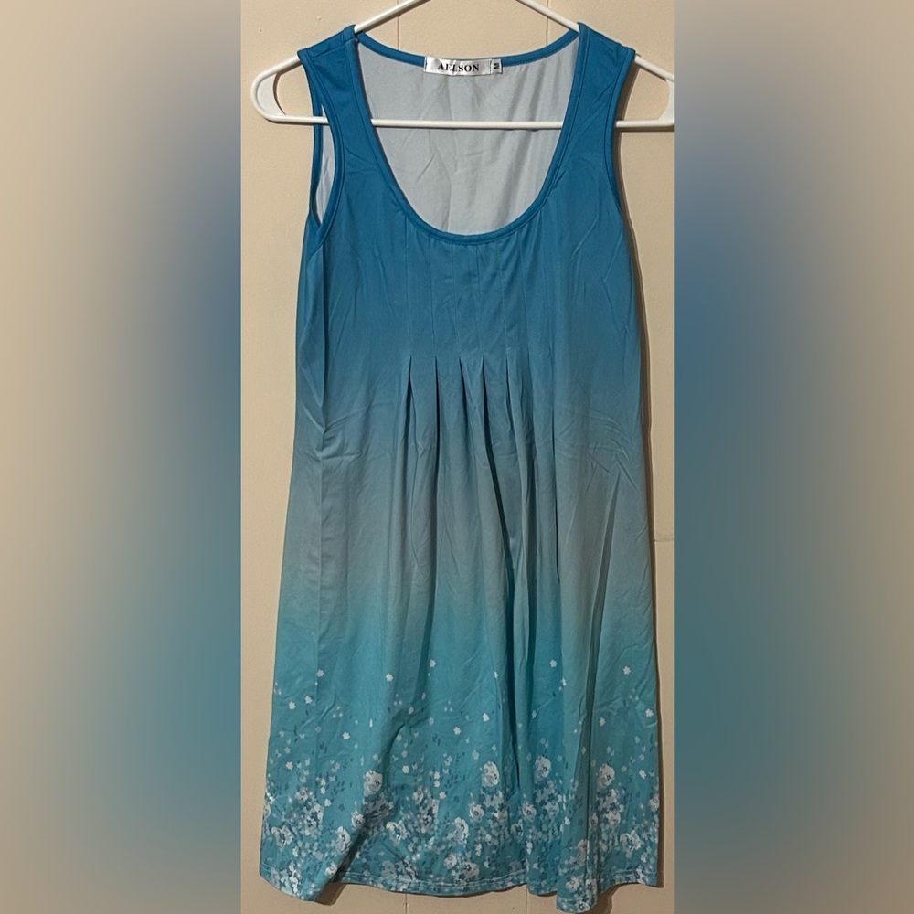 Like New Aelson Medium Knee Length Casual Dress